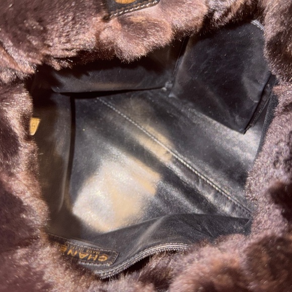 CHANEL Dark Brown Fur Shoulder Bag - Picture 4 of 5